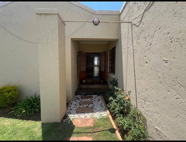 3 BEDROOM PROPERTY TO RENT IN EIKE PARK